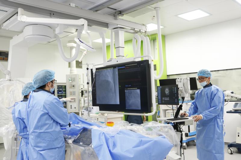 5 ca can thiệp tim mạch phức tạp được thực hiện liên tiếp tại BV Bạch Mai cơ sở Ninh Bình: Hành trình của những nhịp tim được giữ lại nơi quê nhà - Ảnh 3.