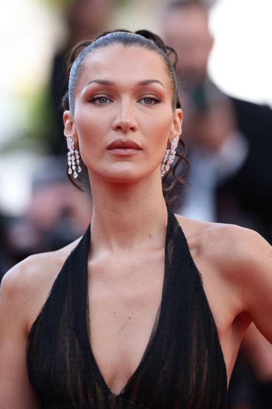 Bella Hadid đau đớn, tàn tạ không nhận ra khi bệnh nặng tái phát- Ảnh 5.
