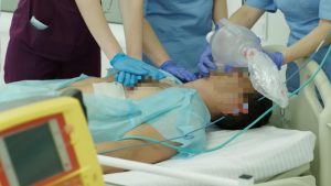 Người đàn ông 45 tuổi tử vong sau 4 ngày ngất xỉu trong bữa cơm, bác sĩ ngỡ ngàng: Sao có thể ăn 2 thứ này mỗi bữa?