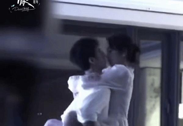 Phim Trung Quốc gây bão với cảnh 18+ nghẹt thở: Nhan sắc cặp chính khiến 50 triệu người mê đắm- Ảnh 2. Phim Trung Quốc gây bão với cảnh 18+ nghẹt thở: Nhan sắc cặp chính khiến 50 triệu người mê đắm- Ảnh 2.