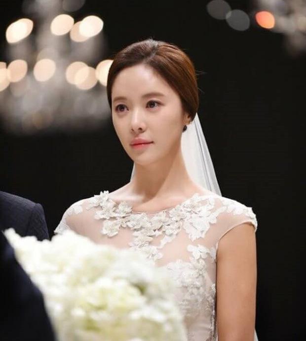 Hwang Jung Eum tàn tạ không nhận ra hậu lĩnh án tù và bị đại gia ngành thép “cắm sừng”- Ảnh 10.