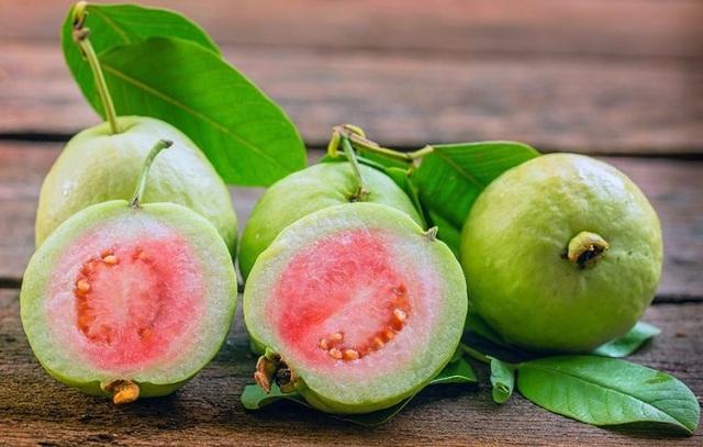 Nhiều người bị bệnh thận không dám ăn trái cây, bác sĩ nói điều ngược lại: 3 loại quả này vẫn có thể ăn, có loại chỉ vài nghìn đồng/quả- Ảnh 2.