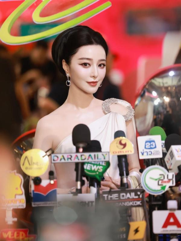 Phạm Băng Băng sang Thái Lan bán mặt nạ ở hội chợ, visual cam thường zoom đến đâu hết hồn đến đó- Ảnh 5.