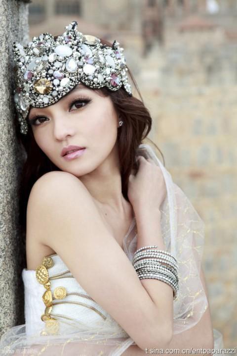 Công chúa showbiz bị chê hết thời, kỹ năng sa sút: Giàu đến mức mua đảo riêng ở cho bình yên, cả đời vướng thị phi  - Ảnh 3.