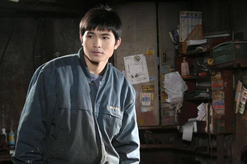 Mỹ nam là ngoại lệ của Vbiz: Mới debut đã đóng chính phim Hàn, lập thành tích 19 năm qua chưa ai làm lại- Ảnh 3.