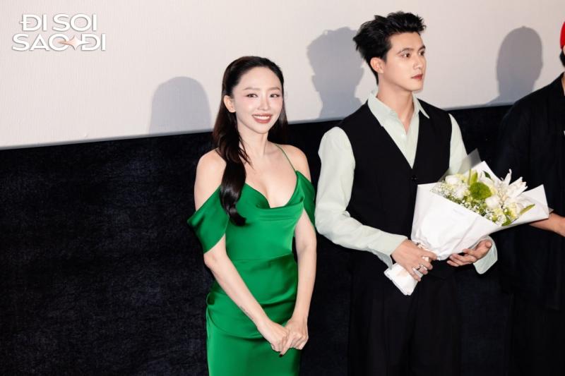 Trần Ngọc Vàng ngại ngùng xuất hiện sau khi được Tóc Tiên công khai, nửa showbiz tề tựu chúc mừng - Ảnh 12.