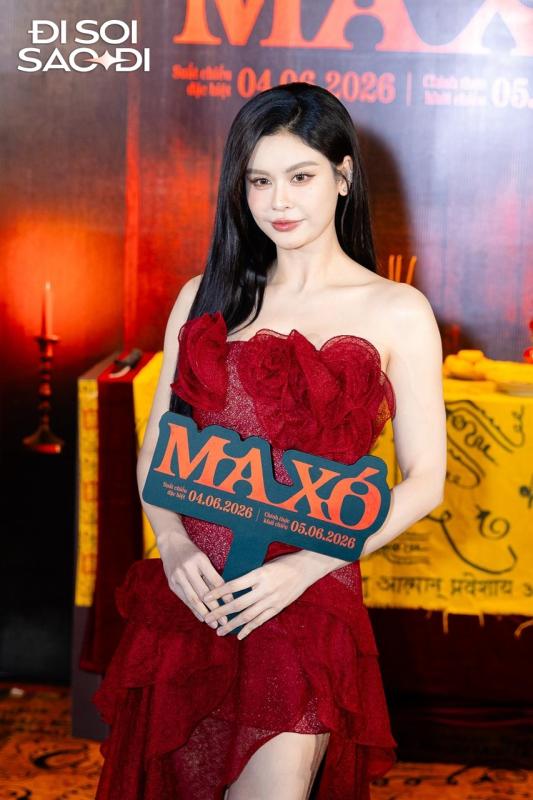 Thảm đỏ HOT nhất hôm nay: Minh Hằng - Uyển Ân xinh sang hết nấc, 1 mỹ nhân đẹp bùng nổ át vía cả dàn sao - Ảnh 10.