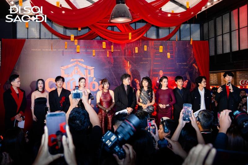 Thảm đỏ HOT nhất hôm nay: Mỹ nam Mưa Đỏ đẹp trai ngời ngời, “nữ hoàng mỏ hỗn” chiếm spotlight nhờ nhan sắc nổi loạn- Ảnh 1. Thảm đỏ HOT nhất hôm nay: Mỹ nam Mưa Đỏ đẹp trai ngời ngời, “nữ hoàng mỏ hỗn” chiếm spotlight nhờ nhan sắc nổi loạn - Ảnh 1.