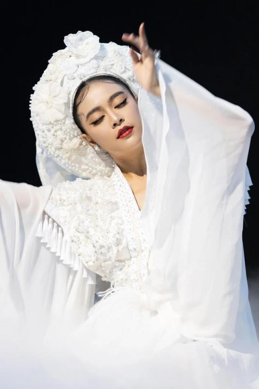 5 mỹ nhân cổ trang đẹp nhất Việt Nam: Hoà Minzy gây bão quốc tế, Chi Pu xé truyện bước ra nhưng biểu tượng phải là cái tên này- Ảnh 3.