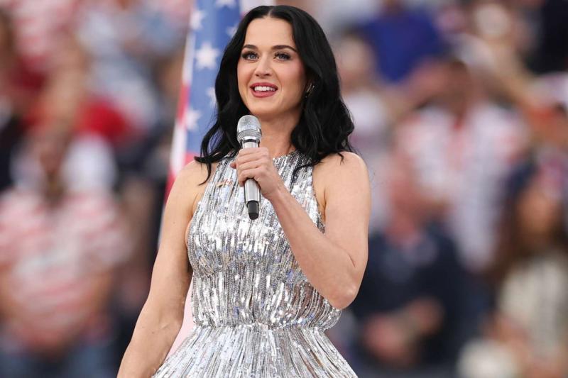 Nữ ca sĩ 196 triệu fan bị chê tơi tả ở World Cup, bảng vàng nữ hoàng biểu diễn lung lay- Ảnh 1.