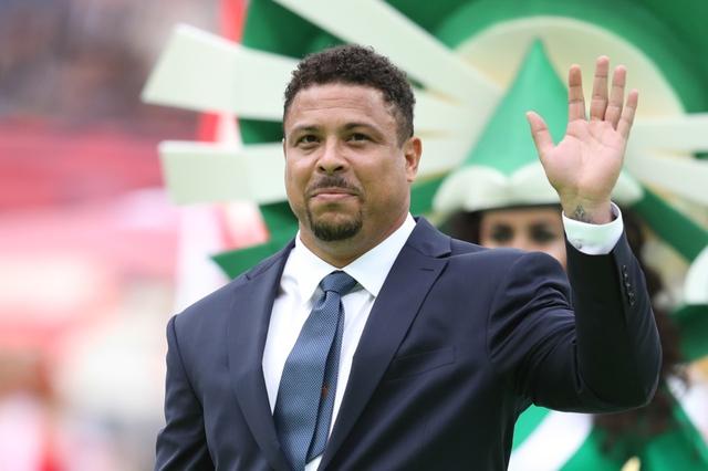 Ngã rẽ không thể ngờ của huyền thoại Brazil: Ronaldo "béo" ôm mộng quyền lực, Ronaldinho bất ngờ tái xuất ở tuổi 46- Ảnh 2.