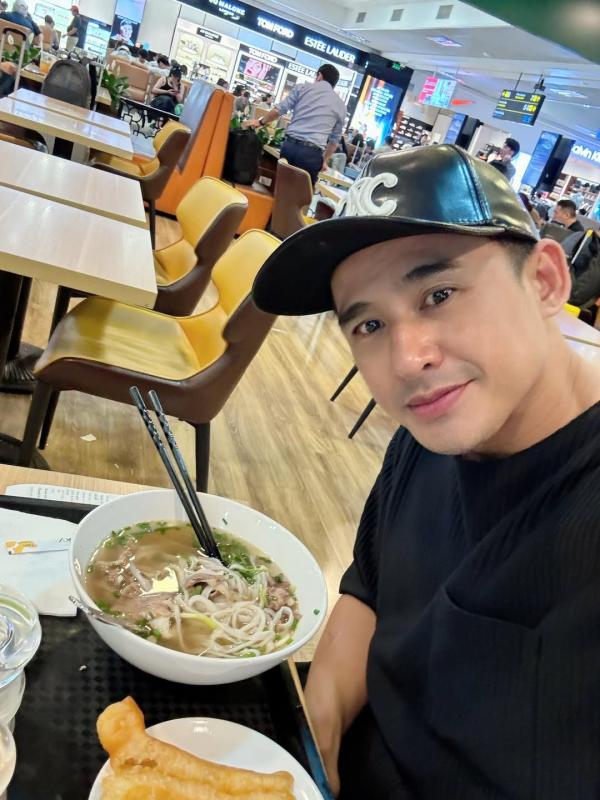 Cạo trọc đầu còn đẹp hơn khi có tóc, cả Việt Nam có đúng 1 người: Xuất hiện 3 giây mà chao đảo cõi mạng- Ảnh 10.
