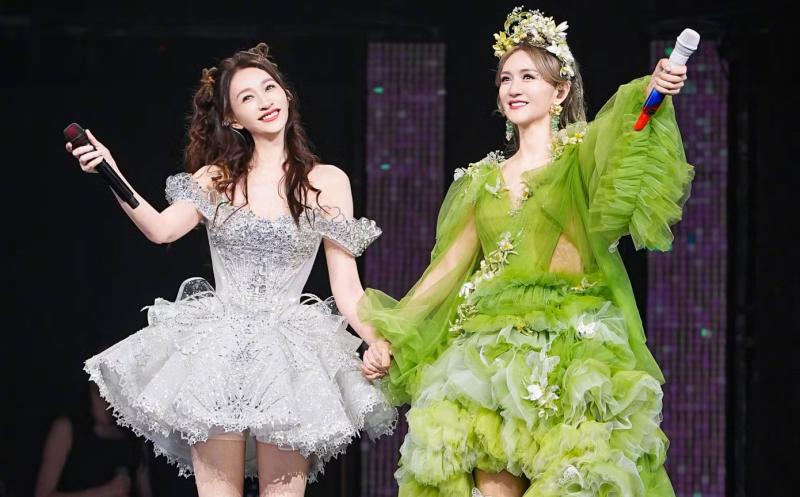 Mỹ nhân 5 lần lọt top bị ghét nhất showbiz: MC nổi tiếng cả nước cầm mic đi hát, làm concert như ca sĩ nghiệp dư- Ảnh 2.