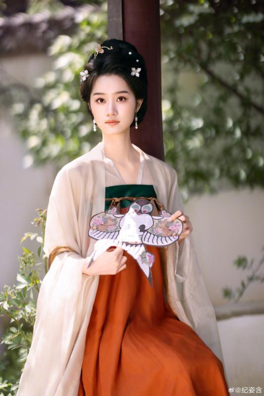 “Con gái Triệu Vy” dậy thì ngoạn mục sau 13 năm, đẹp đến mức bị cả nước cấm dao kéo- Ảnh 8.