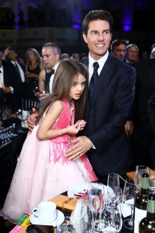 Chưa từng quên chu cấp tài chính cho con gái dù chỉ 1 ngày nhưng Tom Cruise vẫn mãi là người cha thất bại- Ảnh 1.
