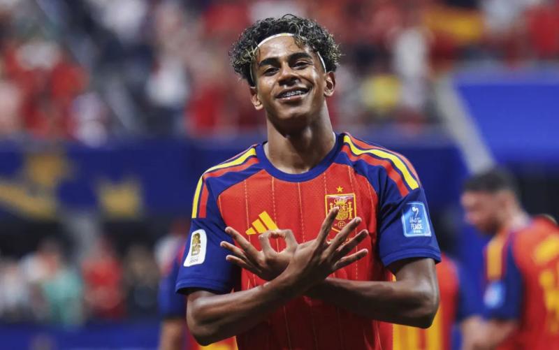 Lamine Yamal phát ngôn sốc: "Pháp không có cửa, Tây Ban Nha sẽ vô địch World Cup"- Ảnh 1.