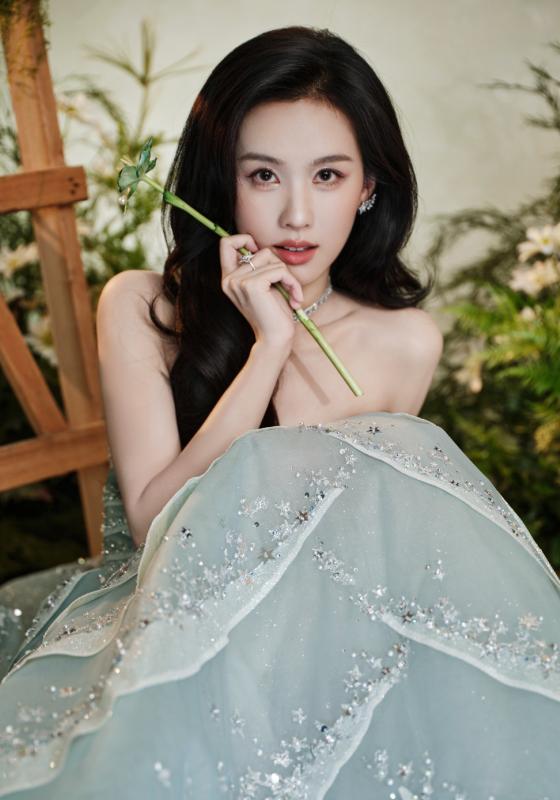 10 mỹ nhân 9x đẹp nhất showbiz Hoa ngữ: Quán quân còn đẹp hơn cả Địch Lệ Nhiệt Ba- Ảnh 7.