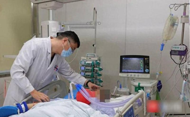 Người đàn ông suy gan cấp tính suýt chết sau khi ăn dưa chuột, bác sĩ cảnh báo 1 thứ "độc gấp 6 lần asen" có trong nhiều loại rau quả mùa hè - Ảnh 1.