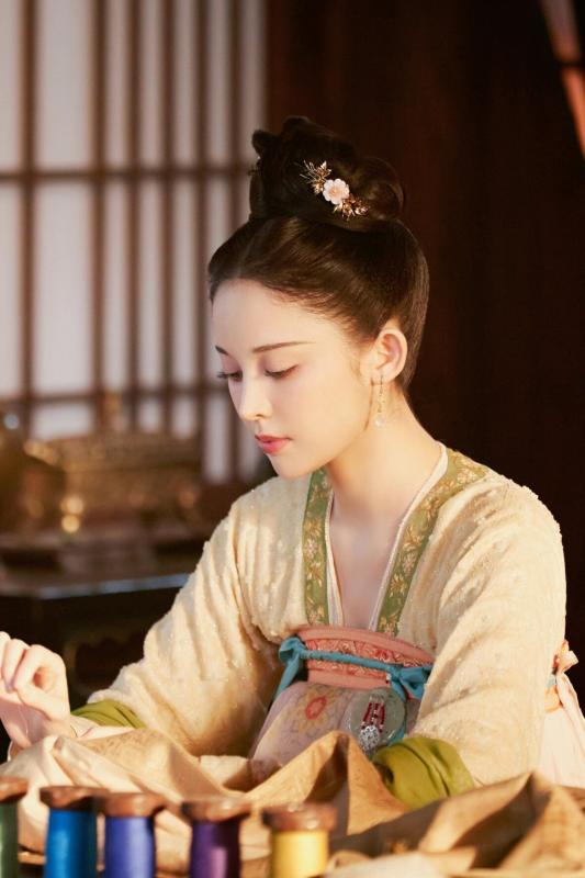 Đây là nữ thần chuyển thế chứ người thường không thể đẹp vậy: Visual kiệt tác hội họa, không một centimet thừa- Ảnh 4.