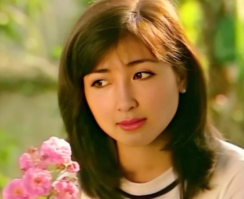 Mỹ nhân Việt duy nhất không được lên sóng vì quá đẹp: Visual giống cả showbiz châu Á, bảo sao là Hoa hậu không ngai- Ảnh 3.