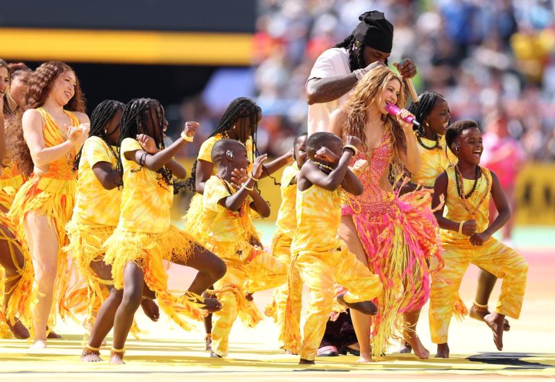 Top sao diễn World Cup kiếm tiền khủng nhất: Shakira xứng ngôi nữ hoàng, Lisa “thắng đậm”, BTS thì sao?- Ảnh 1.
