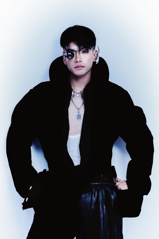 Việt Nam có ca sĩ là "con nhà nòi" ẩn mình gần 10 năm, vừa debut đã được báo quốc tế khen ngợi- Ảnh 3.