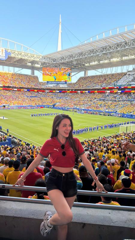 Danh tính gái đẹp Đắk Lắk check-in xem World Cup 2026 ở Mỹ: Mới tậu BMW, cuộc sống sang chảnh gây chú ý - Ảnh 4.