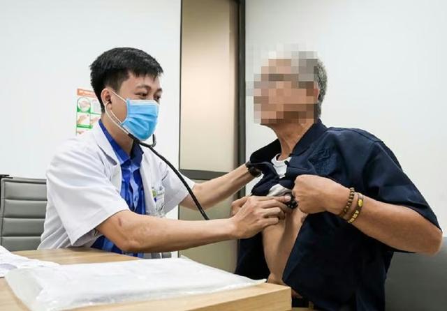 Ba người cùng nhà mắc ung thư đại trực tràng, bác sĩ phát hiện nguyên nhân bất ngờ- Ảnh 1.