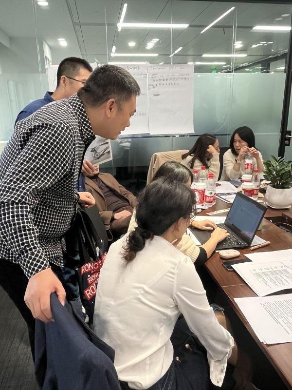 Nghỉ việc làm freelancer nhưng quá cô đơn: Giờ lại ước được lên công ty, nói chuyện với đồng nghiệp- Ảnh 2.