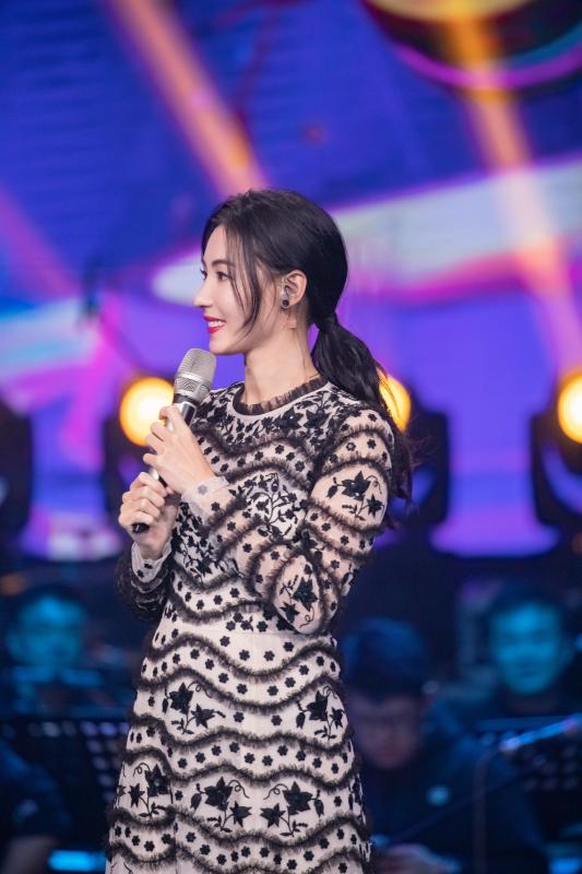 Trương Bá Chi: Chẳng có tài năng gì cả, nhưng vẫn còn nhan sắc- Ảnh 7.