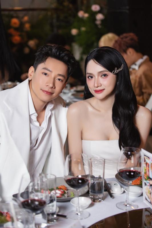 Lộ clip Phương Anh Đào tận tay đút đồ ăn, thân thiết với bạn trai Hương Giang- Ảnh 4.