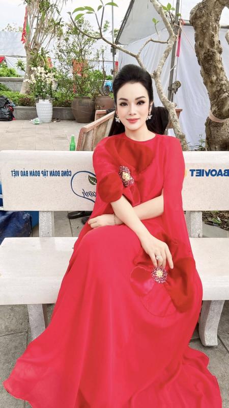 Nữ NSƯT, trưởng khoa thanh nhạc tái hôn với 1 viện trưởng, sở hữu biệt thự 10 phòng ngủ, sống đơn giản- Ảnh 2.