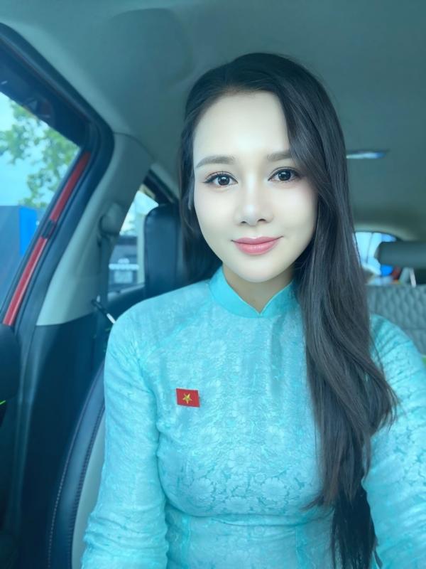 Mỹ nhân là nghịch lý visual của Vbiz: Đóng phim nào cũng quê mùa kém sắc, ngoài đời đẹp điên đảo chẳng ai dám chê- Ảnh 5.