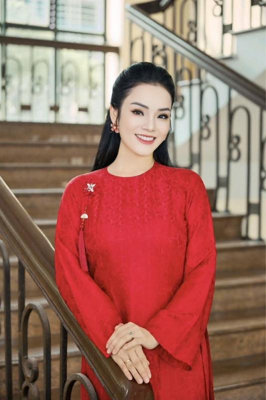 Nữ NSƯT, trưởng khoa thanh nhạc tái hôn với 1 viện trưởng, sở hữu biệt thự 10 phòng ngủ, sống đơn giản- Ảnh 1.