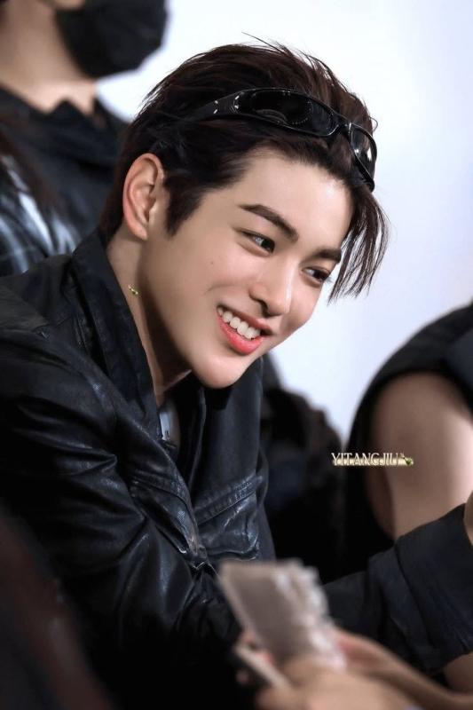 Thiên tài gương mặt mới xuất hiện ở showbiz: VĐV bơi lội từ bỏ ước mơ để làm ca sĩ, nhan sắc sinh ra để nổi tiếng - Ảnh 22.