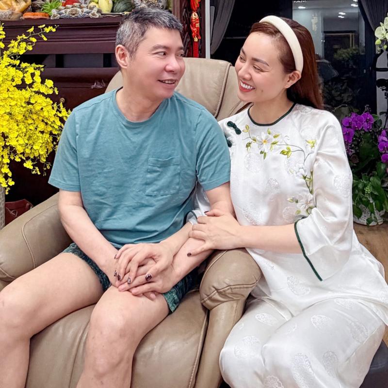 Vợ NSND Công Lý lên tiếng thông tin chán chồng, ly hôn- Ảnh 1.