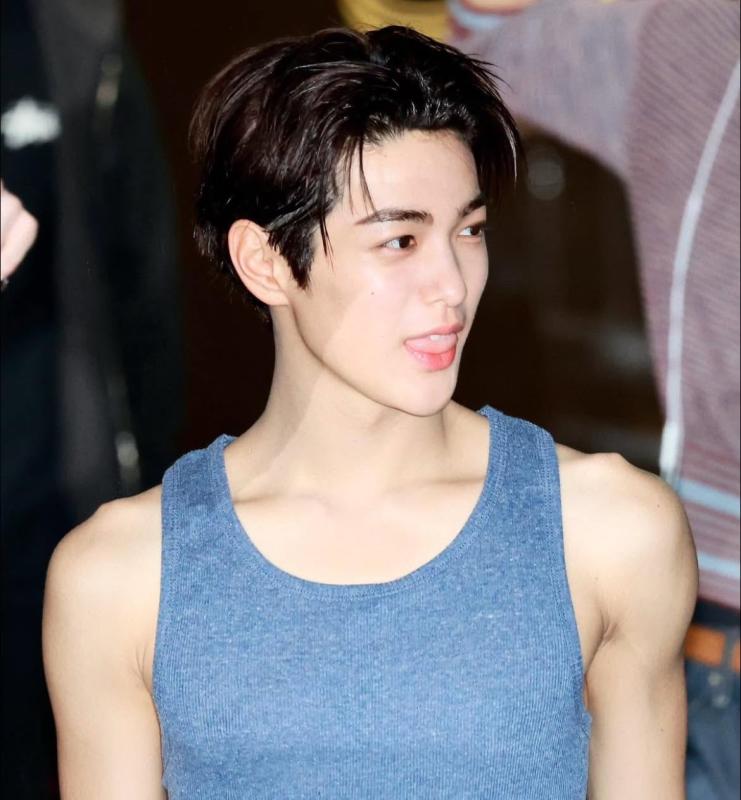 Thiên tài gương mặt mới xuất hiện ở showbiz: VĐV bơi lội từ bỏ ước mơ để làm ca sĩ, nhan sắc sinh ra để nổi tiếng - Ảnh 9.