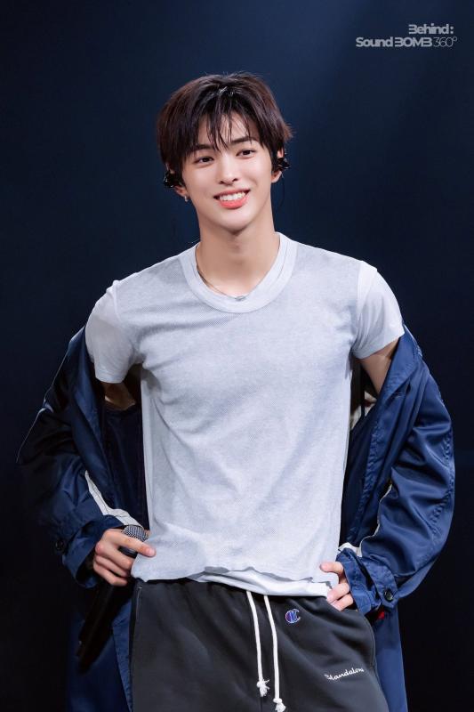 Thiên tài gương mặt mới xuất hiện ở showbiz: VĐV bơi lội từ bỏ ước mơ để làm ca sĩ, nhan sắc sinh ra để nổi tiếng - Ảnh 14.