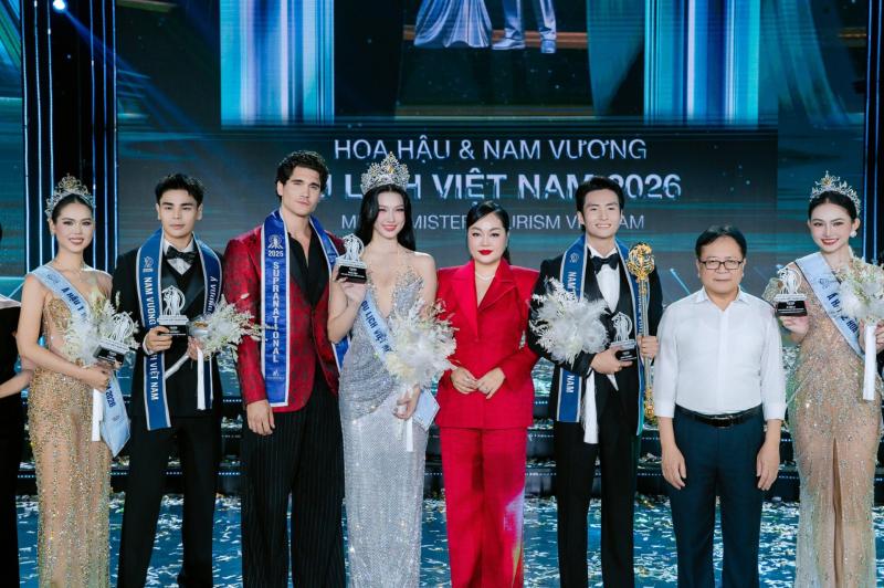 Bà Hoàng Thanh Nga vừa bị bắt từng đứng sau màn đăng quang của loạt hoa hậu đình đám Vbiz- Ảnh 9.