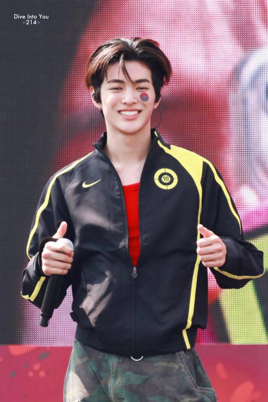 Thiên tài gương mặt mới xuất hiện ở showbiz: VĐV bơi lội từ bỏ ước mơ để làm ca sĩ, nhan sắc sinh ra để nổi tiếng - Ảnh 18.