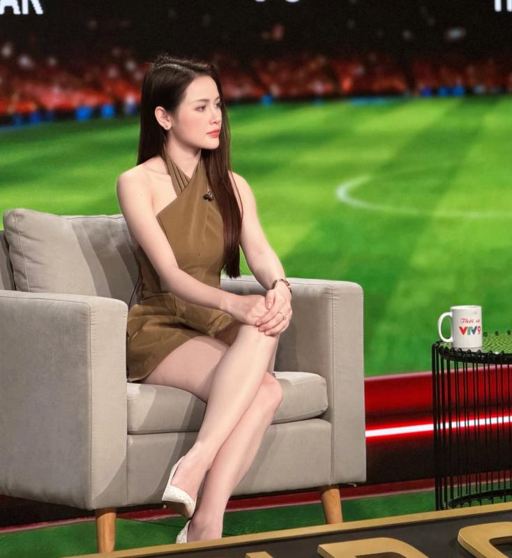 Danh tính gái đẹp Đắk Lắk check-in xem World Cup 2026 ở Mỹ: Mới tậu BMW, cuộc sống sang chảnh gây chú ý - Ảnh 8.