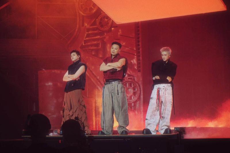 Sân khấu lội ngược dòng ngoạn mục của show Chông Gai: Nghe lần đầu biết luôn lý do top 1- Ảnh 3.