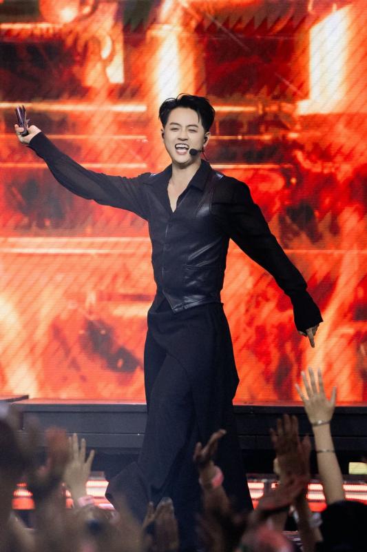 Anh Trai là “ngoại lệ” của show Chông Gai: Bỏ nghề giáo đi hát 20 năm, bảo chứng tài năng làm xiếc cũng cân trọn- Ảnh 3.