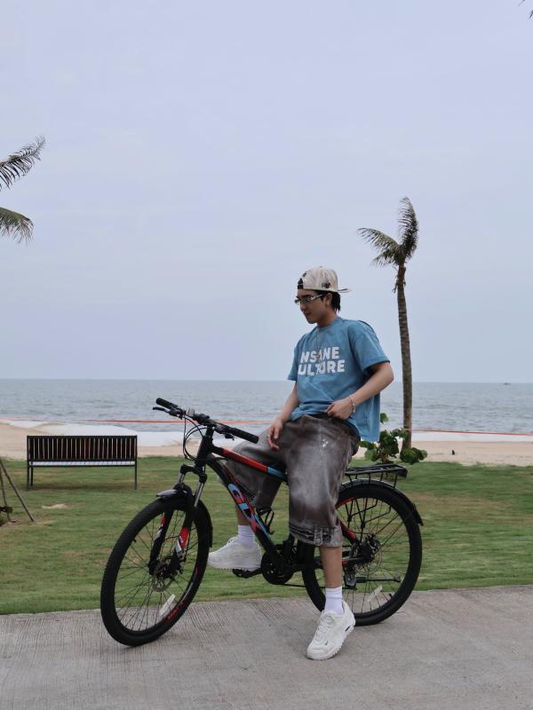 1 Anh Trai Say Hi đăng ảnh du lịch ai dè lộ chuyện hẹn hò gái xinh ở resort- Ảnh 1.