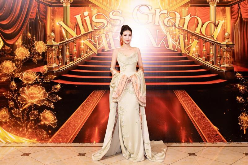 Bán kết Miss Grand Vietnam 2026: Thí sinh mang trăn, "biến hình" thay trang phục giữa sân khấu!- Ảnh 5.