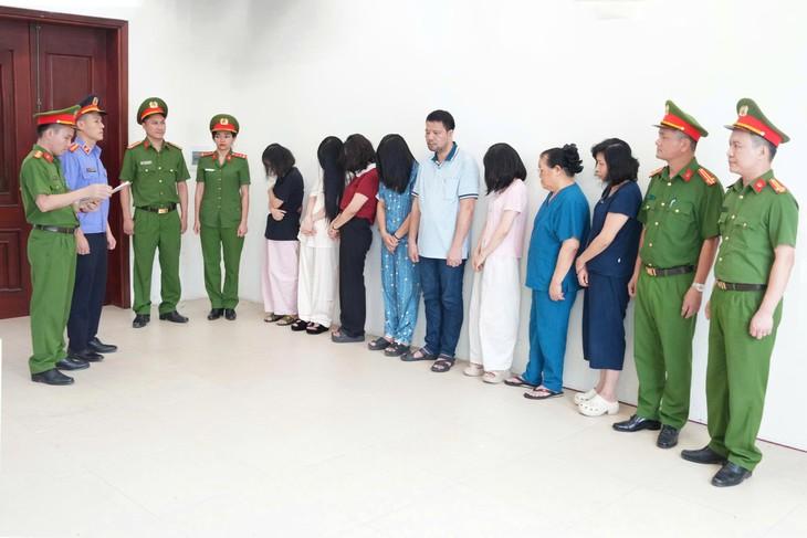 Bơm sữa đậu nành vào niệu đạo giả mủ để vẽ bệnh, một phòng khám thu lợi hàng chục tỷ đồng của bệnh nhân- Ảnh 2.