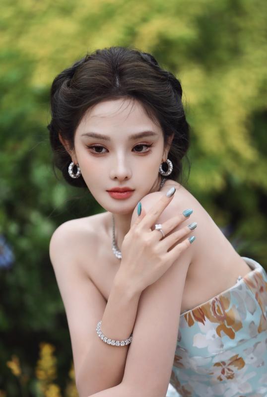 10 mỹ nhân 9x đẹp nhất showbiz Hoa ngữ: Quán quân còn đẹp hơn cả Địch Lệ Nhiệt Ba- Ảnh 3.