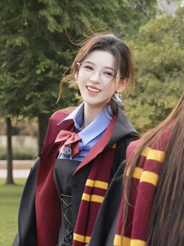 Mau vào xem Hermione phiên bản Trung Quốc đẹp mê mẩn: Visual tạo nên từ phép thuật, cho đóng Harry Potter là chuẩn bài- Ảnh 3.