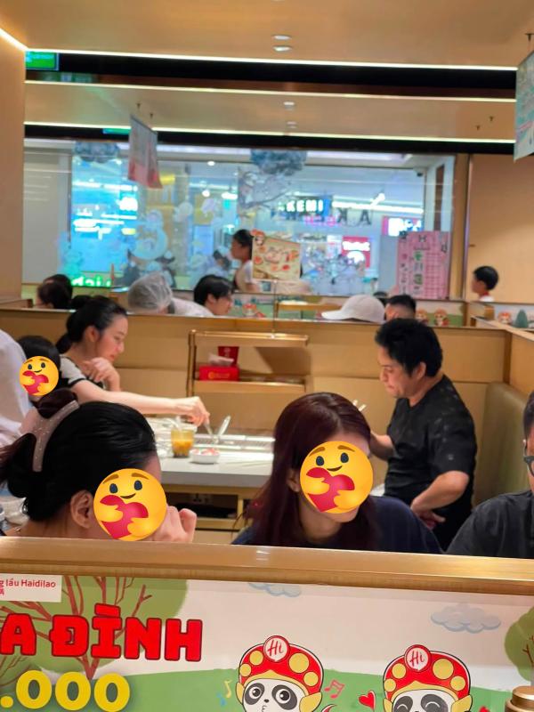 Bắt gặp mỹ nhân Việt và bác sĩ Chiêm Quốc Thái đi ăn riêng- Ảnh 1.