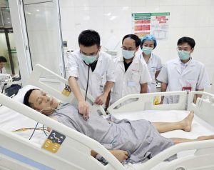 Không bỏ cuộc trước lằn ranh sinh tử: Bác sĩ Bạch Mai cứu sống liên tiếp 2 ca sốt rét ác tính nguy kịch, WHO quyết định làm ngay 1 việc